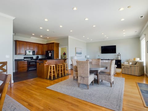 Easy flow from kitchen to dining for serving a crowd