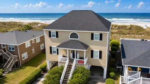 Casa Mia, but make it oceanfront 🌊