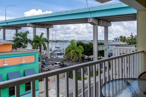 Harbor20House20310-10