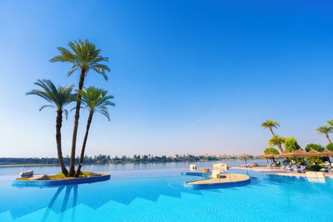 3 outdoor pools, pool umbrellas, sun loungers