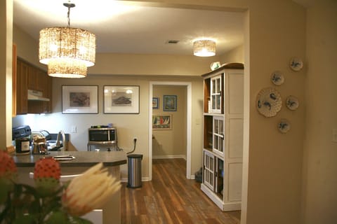 Cheerful 2 BR Bungalow Downtown Ocean Springs House in Ocean Springs