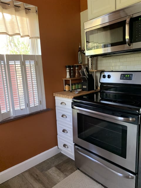 Fully equipped kitchen with stainless-steel applicances