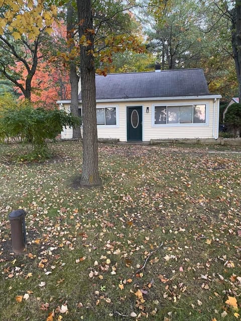 Cozy Cottage of Caseville