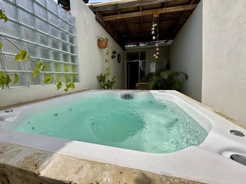 Outdoor spa tub