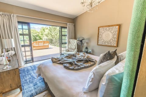 Luxury Double Room, 1 Queen Bed, Balcony, Garden View | Individually decorated, individually furnished, desk, laptop workspace