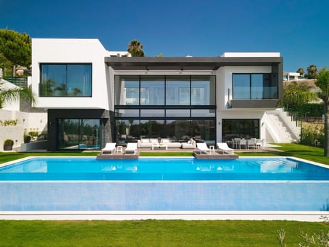 Luxury 5 bedroom villa