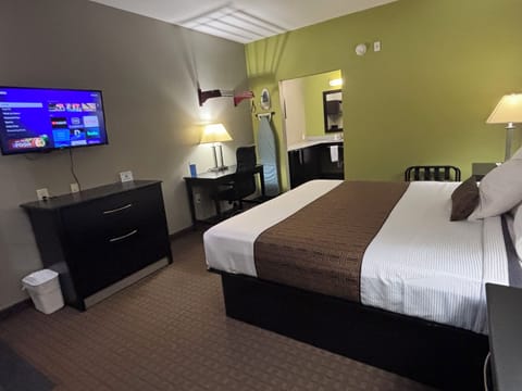 Desk, blackout drapes, iron/ironing board, free WiFi