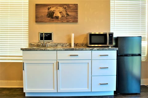 Primary room kitchenette