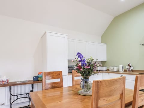 Fridge, dishwasher, electric kettle, toaster