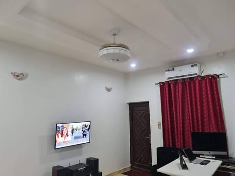 Apartment | 3 bedrooms, free WiFi, bed sheets