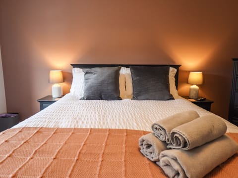 3 bedrooms, individually decorated, individually furnished, free WiFi