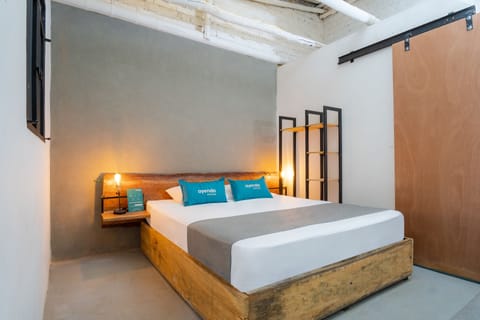 Superior Double Room | Hypo-allergenic bedding available, desk, WiFi (free), bed sheets