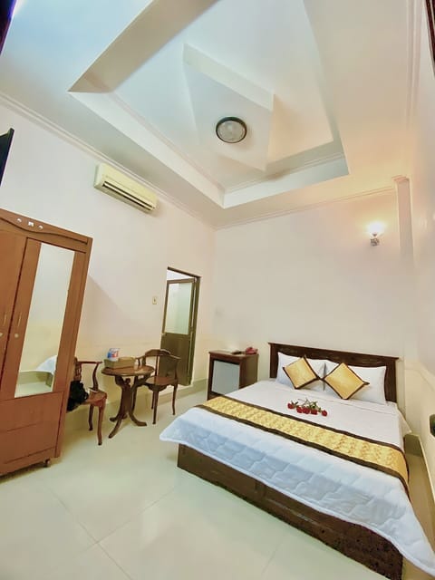 Comfort Double Room Single Use | Desk, iron/ironing board, free WiFi
