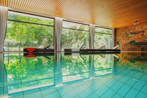Sauna, hot tub, body treatments, body scrubs, facials