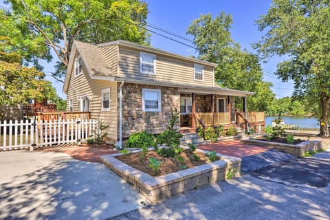 Glen Burnie Vacation Rental | 3BR | 2BA | Stairs Required | 1,800 Sq Ft