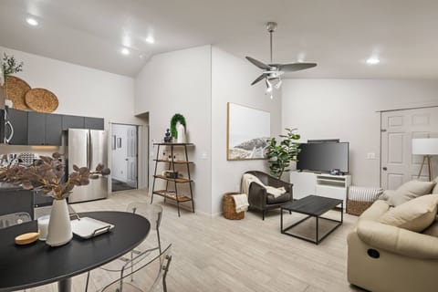 Welcome to the Mill Plain Retreat. We hope we get to host you at this charming Vancouver rental. Please reach out with any questions.