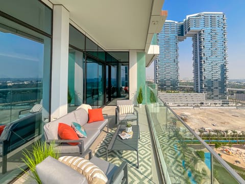 Deluxe Apartment | Balcony