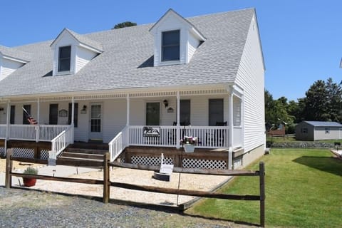 Pond Front End-unit Townhome 