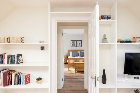 Apartment, 1 Bedroom | 1 bedroom, iron/ironing board, free WiFi, bed sheets