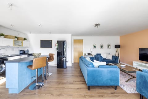 Apartment, 2 Bedrooms | Living area | TV