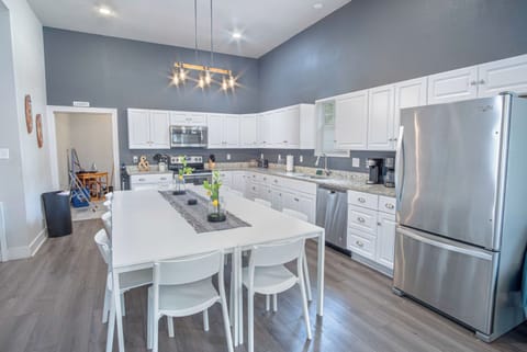 House (3 Bedrooms) | Dining room
