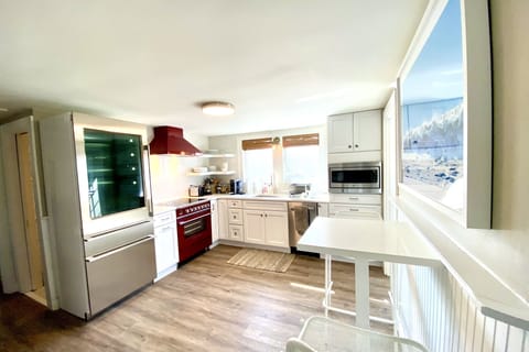 Cottage kitchen with new appliances and upgrades!