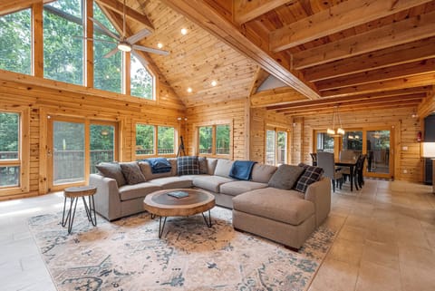 House (5 Bedrooms) | Property amenity
