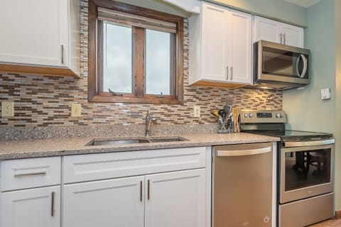 Studio (4 Bedrooms) | Property amenity