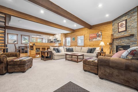 Studio (3 Bedrooms) | Property amenity