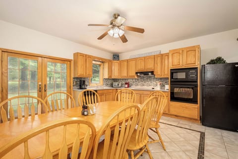 House (4 Bedrooms) | Property amenity