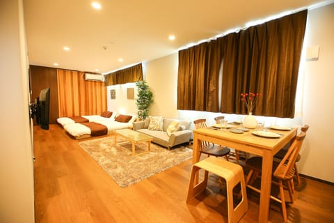 Standard House 201 | Iron/ironing board, WiFi (free)