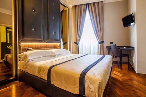Superior Double or Twin Room | Hypo-allergenic bedding, minibar, in-room safe, desk