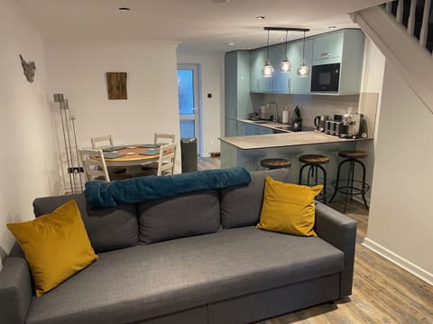 Cottage | Interior