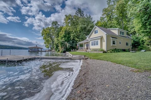 Private lakefront on a cove at Crane Cove