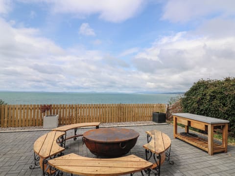Cottage | Outdoor dining