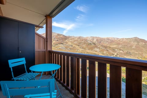 Studio, Ensuite, Mountain View ( -NECOU 306) | Balcony
