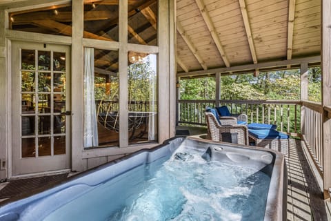 Indoors, Tub, Hot Tub, Architecture, Building