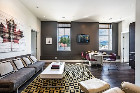 Condo | Living area | 40-inch flat-screen TV with cable channels, TV