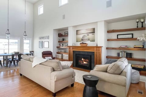 Cozy Great Room with a furnace-rated fireplace to keep grandparents warm!