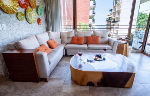 Condo - Image 2