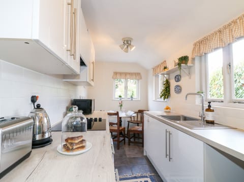 Fridge, dishwasher, electric kettle, toaster