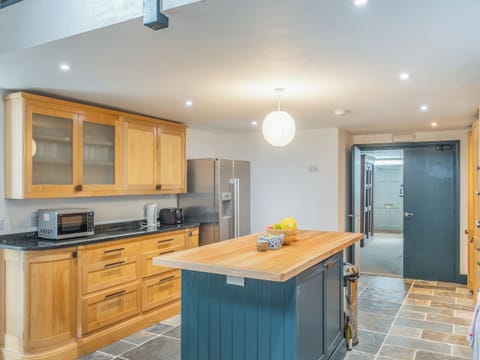 Kitchen | The Old Brewery - The Old Brewery Cottages, Pembroke