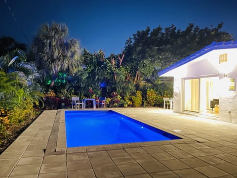 Great night view, open skies, large back yard
