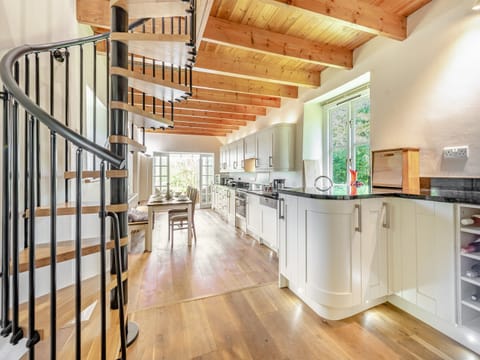 Kitchen/diner | Tan y Castell Cottage, Llanmill, near Narberth