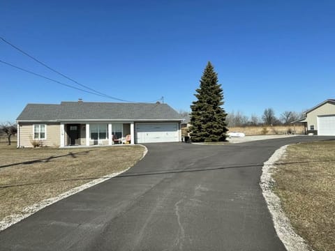 Truck / Boat / Trailer Parking for multiple boats!!