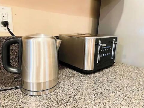 Electric Kettle and Toaster