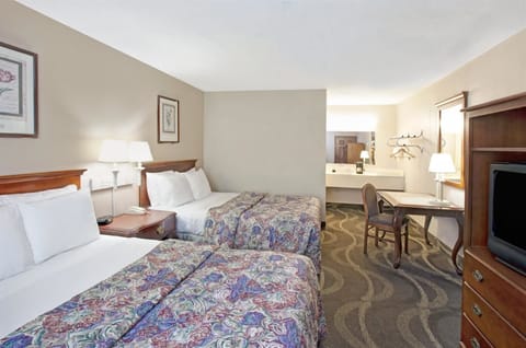 Cribs/infant beds, free WiFi, bed sheets