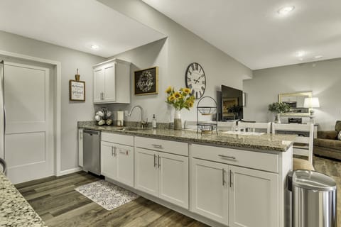 Condo, 3 Bedrooms | Private kitchen | Coffee/tea maker, fridge, oven, toaster