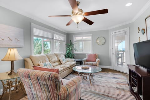 Welcome to Sunset Harbor Palms 2-301!