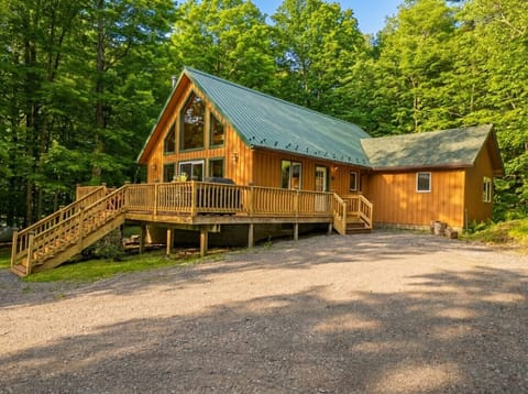 3 Bedroom Cabin | Deck | Propane Grill